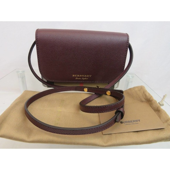 $910 BURBERRY HAMPSHIRE BURGUNDY LEATHER HOUSE CHECK SMALL CROSSBODY CLUTCH BAG - Picture 2 of 12